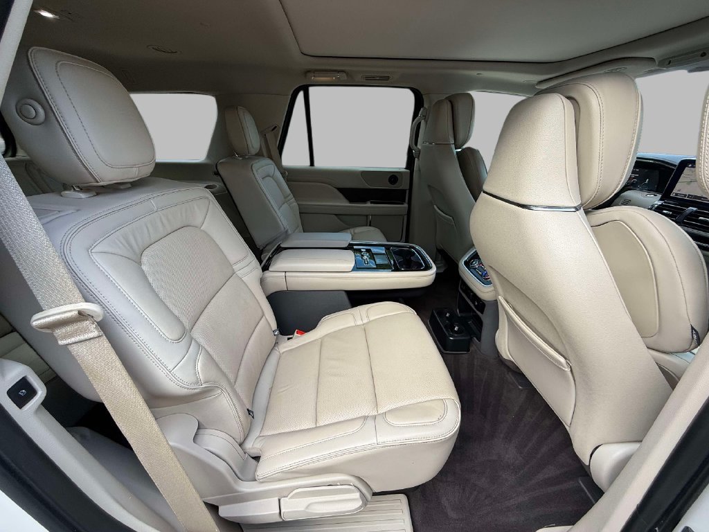 Used 2019 Lincoln Navigator Reserve w/ Cargo Package AWD/4WD image 16