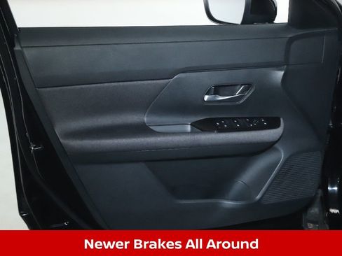 Certified 2025 Nissan Kicks SV image 13