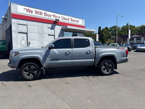 Used 2019 Toyota Tacoma TRD Sport w/ Technology Package AWD/4WD image 6