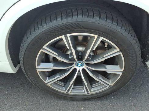 Used 2024 BMW X5 xDrive50e w/ M Sport Package AWD/4WD image 9