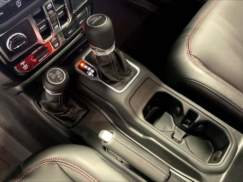 New 2025 Jeep Gladiator Rubicon image 17