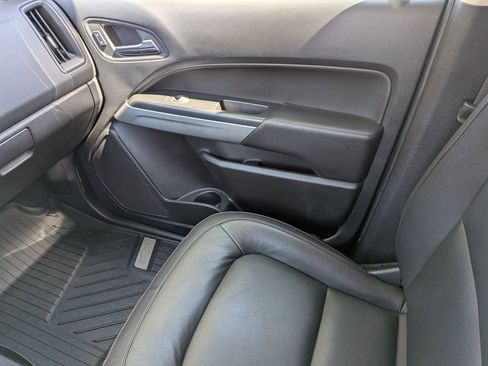 Used 2022 Chevrolet Colorado LT w/ Luxury Package image 19