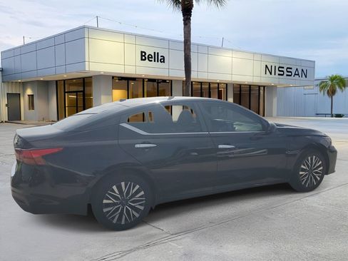 Certified 2023 Nissan Altima 2.5 SV FWD image 7