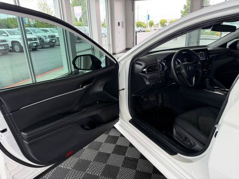 Used 2022 Toyota Camry LE FWD image 28