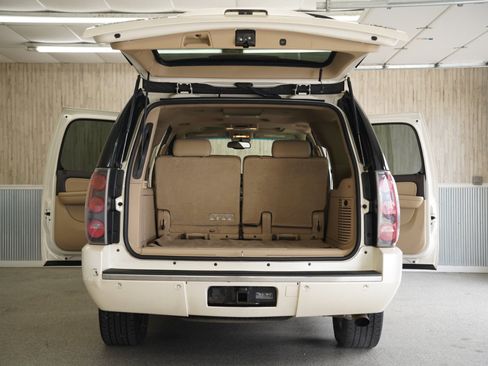 Used 2012 GMC Yukon XL Denali image 37