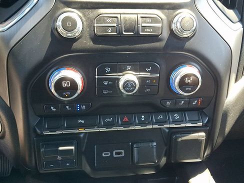 Used 2021 GMC Sierra 1500 Denali AWD/4WD image 16