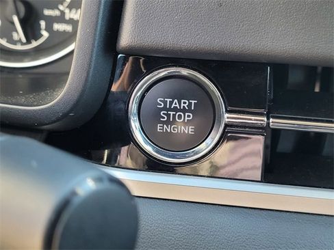 Used 2024 Mitsubishi Outlander SE image 18