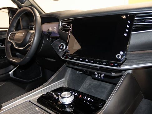 Used 2024 Jeep Wagoneer L Series II w/ Flexible Seating Group image 62