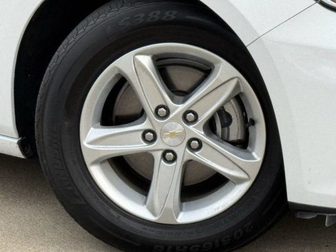 Used 2023 Chevrolet Malibu LS FWD image 33