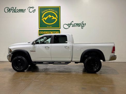 Used 2018 RAM 2500 Laramie w/ Convenience Group AWD/4WD image 5