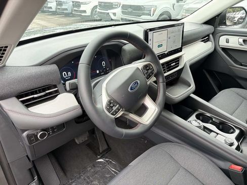 New 2026 Ford Explorer Active RWD image 25