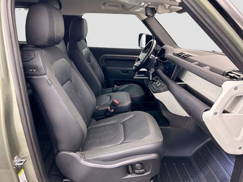 Used 2021 Land Rover Defender 90 First Edition image 22