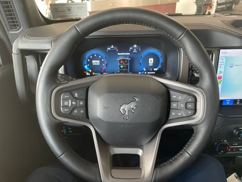 Certified 2025 Ford Bronco Badlands AWD/4WD image 18