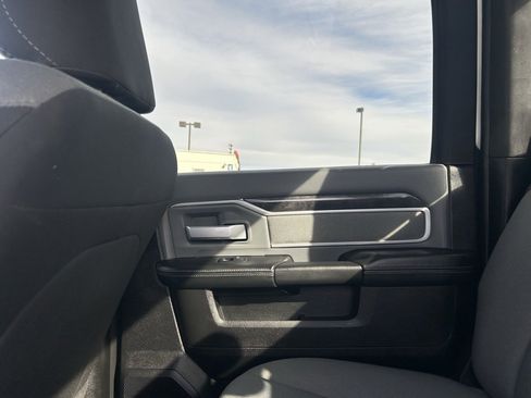 Used 2022 RAM 2500 Big Horn w/ Cold Weather Group image 30