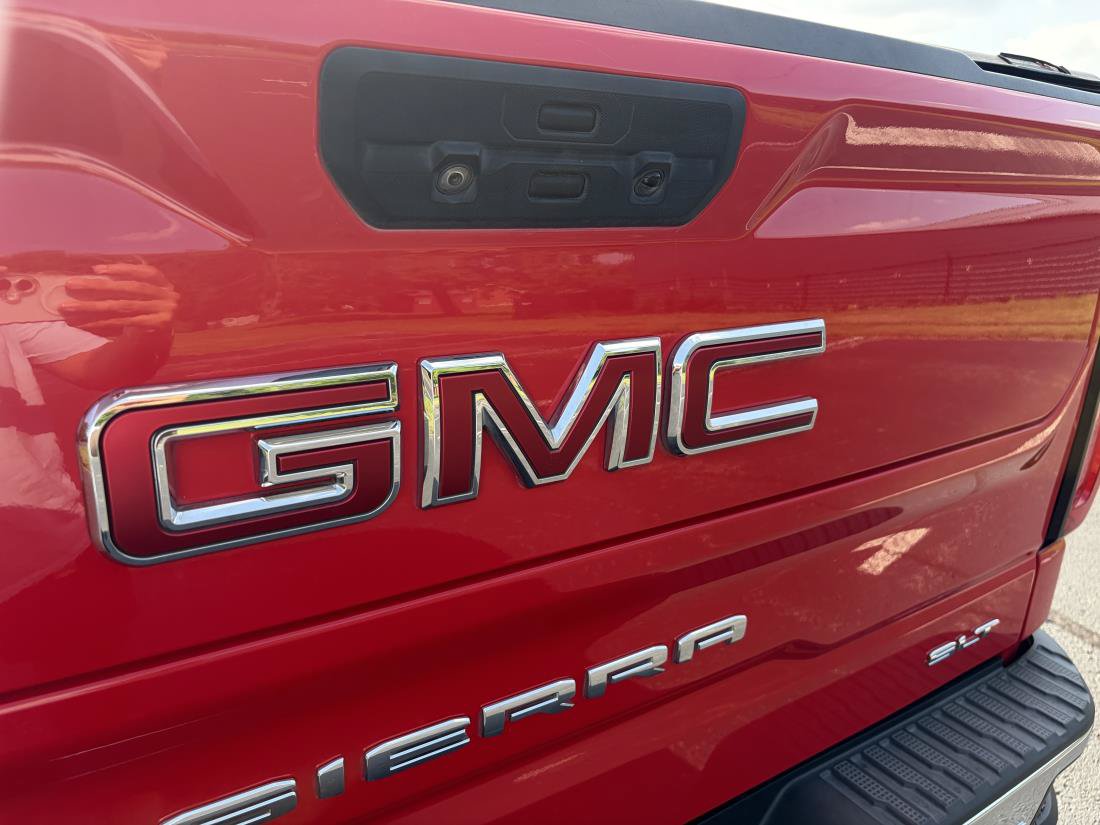 Used 2019 GMC Sierra 1500 SLT w/ SLT Premium Plus Package AWD/4WD image 8