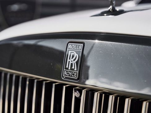 Used 2024 Rolls-Royce Cullinan Black Badge AWD/4WD image 8
