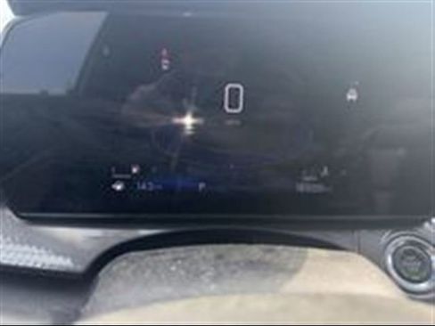 Used 2025 Chevrolet Trax ACTIV w/ Sunroof Package image 3