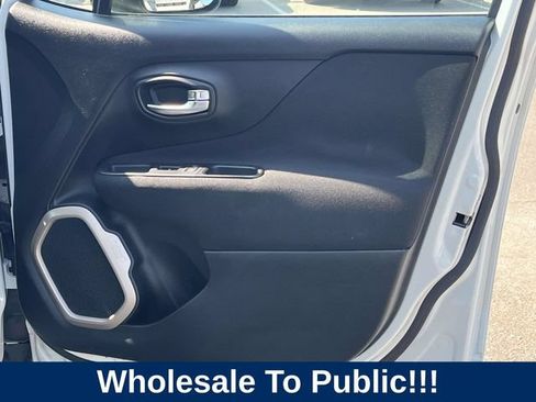 Used 2015 Jeep Renegade Latitude w/ Popular Equipment Group FWD image 25