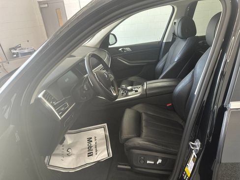 Used 2022 BMW X7 xDrive40i w/ Premium Package AWD/4WD image 9