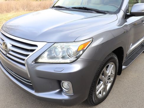 Used 2013 Lexus LX 570 4WD image 6