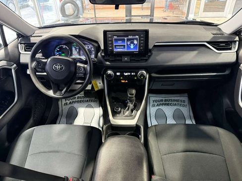 Used 2021 Toyota RAV4 LE image 22