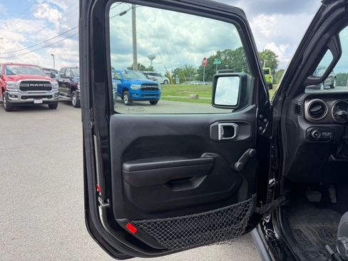 Used 2020 Jeep Wrangler Sport AWD/4WD image 13