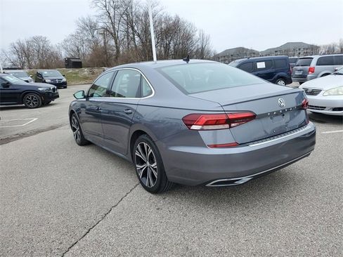 Used 2022 Volkswagen Passat 2.0T SE image 6