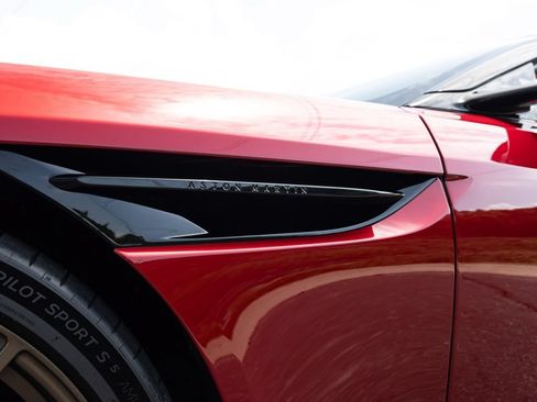 Used 2025 Aston Martin DB12 Convertible RWD image 17