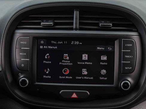 Certified 2025 Kia Soul LX w/ LX Technology Package FWD image 7