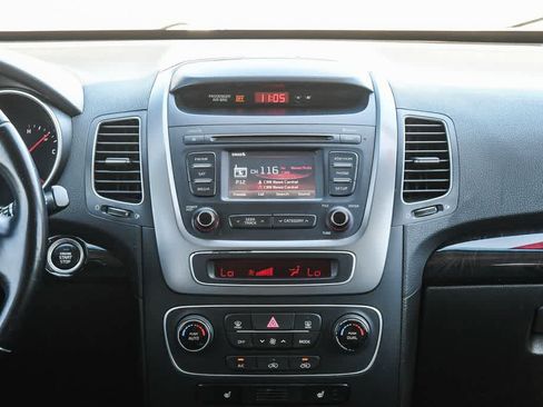 Used 2014 Kia Sorento LX w/ Premium Package FWD image 13