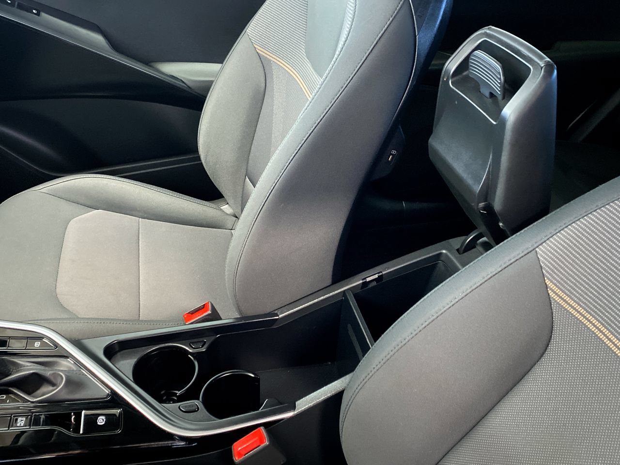 Certified 2025 Kia Niro LX FWD image 27