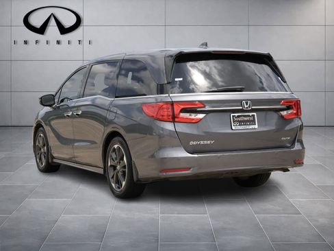Used 2023 Honda Odyssey Elite image 5