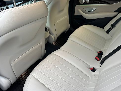 Used 2022 Mercedes-Benz E 350 Sedan image 15