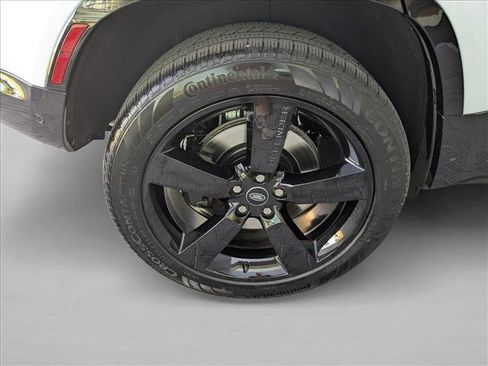 Certified 2023 Land Rover Defender 110 V8 image 25