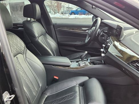 Used 2020 BMW M550i xDrive w/ Executive Package image 18