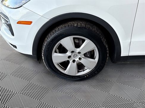 Used 2020 Porsche Cayenne image 36