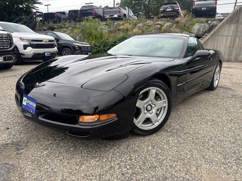Used 1998 Chevrolet Corvette Coupe w/ Roof Pkg RWD image 2