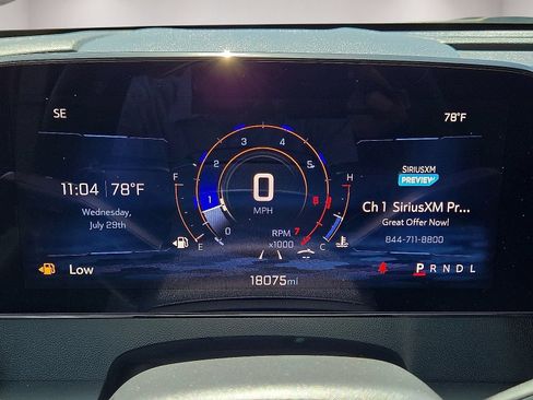 Used 2025 Chevrolet Traverse LT FWD image 27