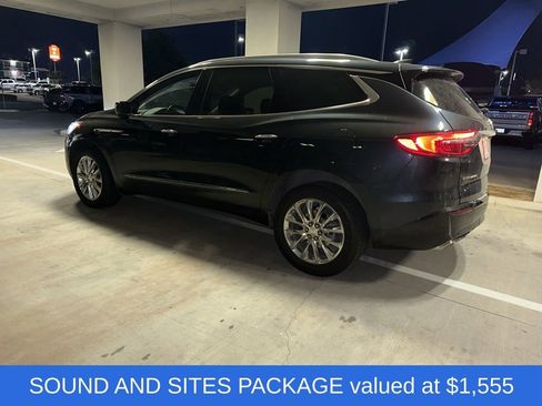 Used 2021 Buick Enclave Essence w/ Sound and Sites Package image 3
