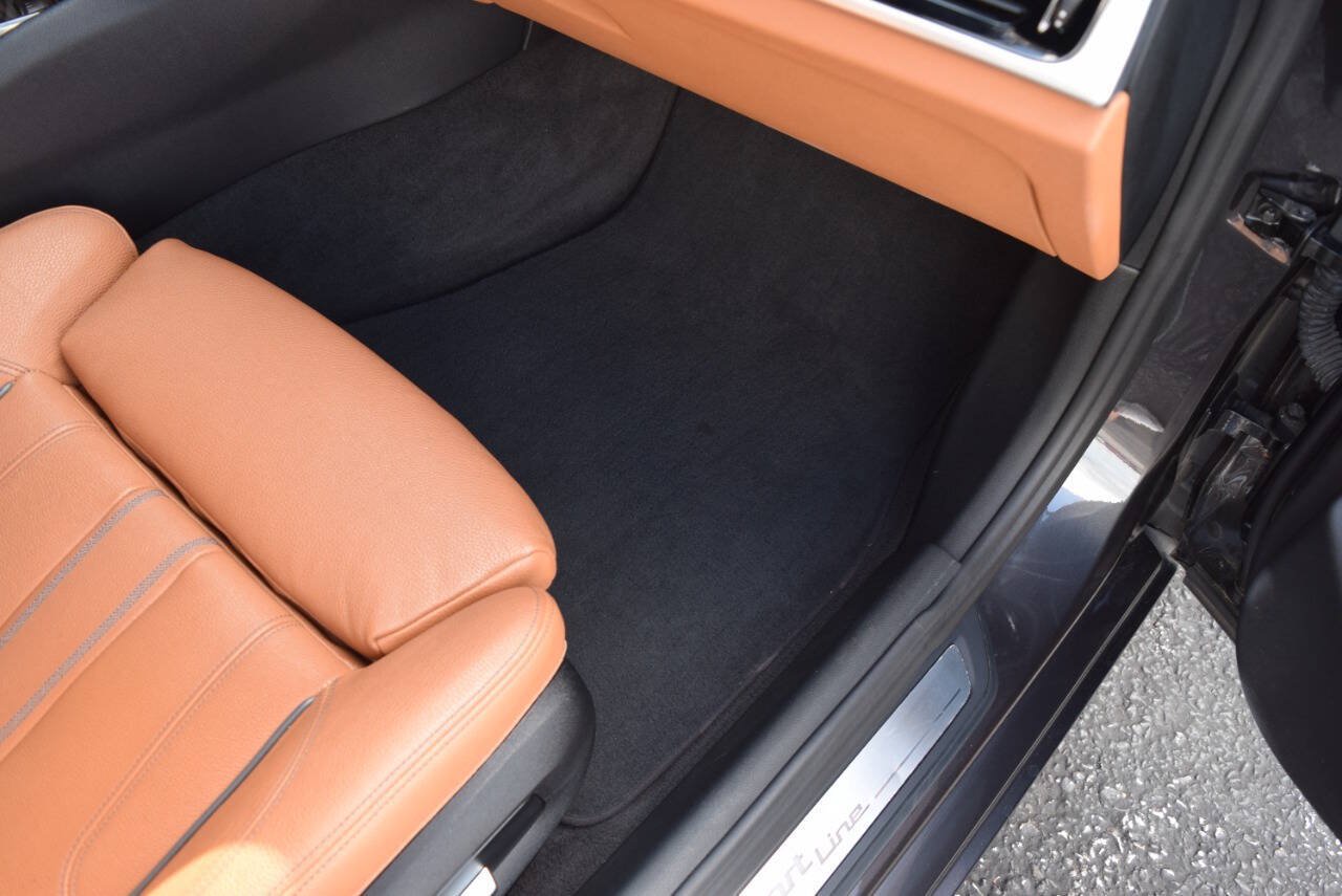 Used 2017 BMW 530i xDrive AWD/4WD image 44