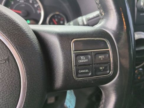 Used 2012 Jeep Wrangler Unlimited Rubicon w/ Connectivity Group AWD/4WD image 23