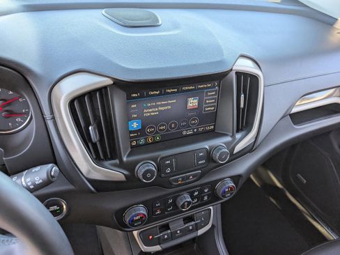 Used 2024 GMC Terrain Denali w/ Black Diamond Edition image 26