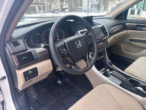 Used 2016 Honda Accord EX image 10