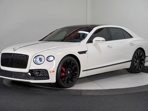Used 2020 Bentley Flying Spur W12 image 5