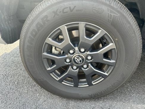 Used 2025 Toyota 4Runner SR5 AWD/4WD image 4