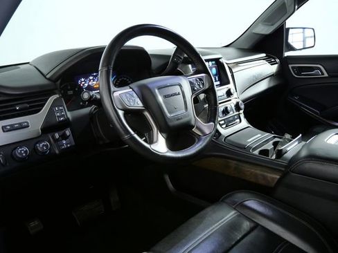 Used 2018 GMC Yukon Denali w/ Denali Ultimate Package AWD/4WD image 16