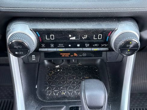 Certified 2022 Toyota RAV4 XLE AWD/4WD image 27