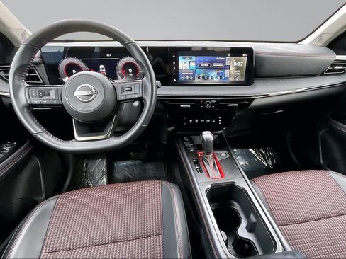 Used 2025 Nissan Kicks SR AWD/4WD image 16