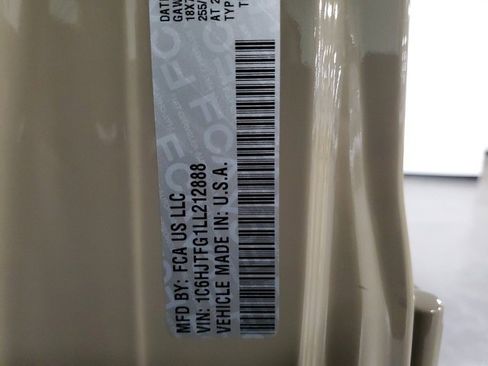 Used 2020 Jeep Gladiator Overland w/ Popular Equipment Package image 34