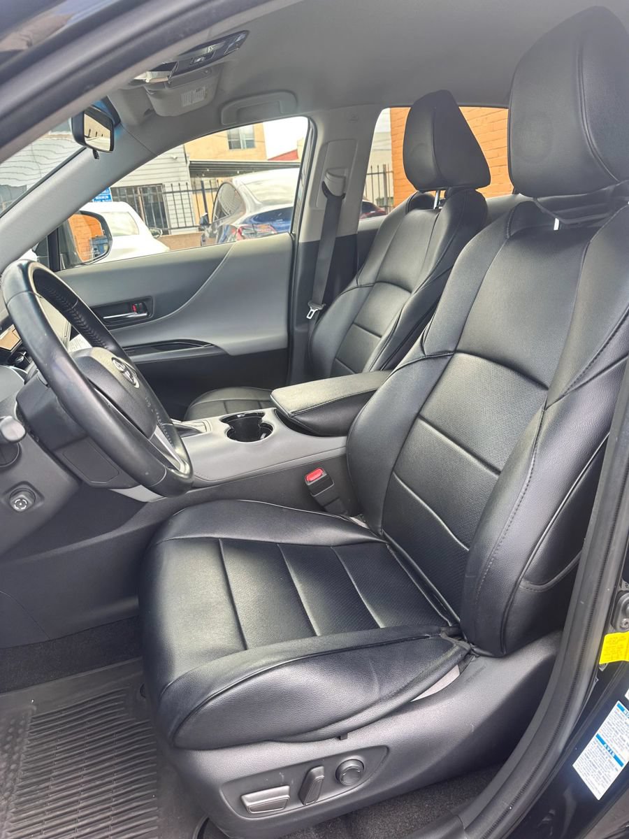 Used 2021 Toyota Venza LE AWD/4WD image 13